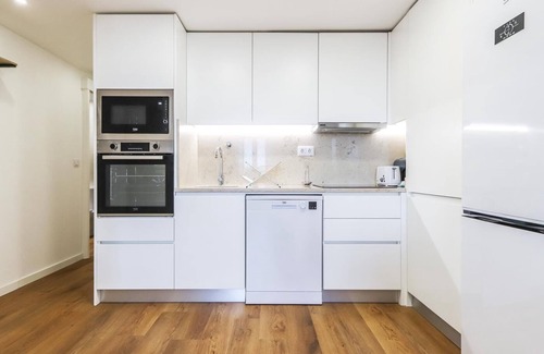 Santo Condestavel Apartment | Vita Portucale | Campo de Ourique River View 1E