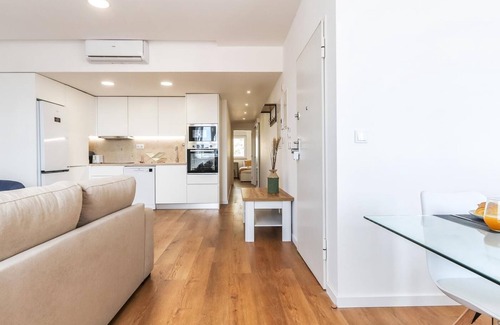 Santo Condestavel Apartment | Vita Portucale | Campo de Ourique River View 1D