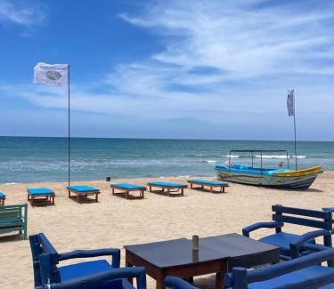 Nilaveli Bed & Breakfast | Vitamin Sea Beach Cabana