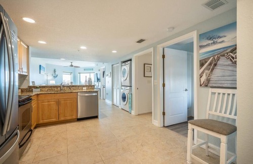Treasure Island Condo | Vitamin SEA & Sunset Views Treasure Island, FL find us @ oasisgetaways.us