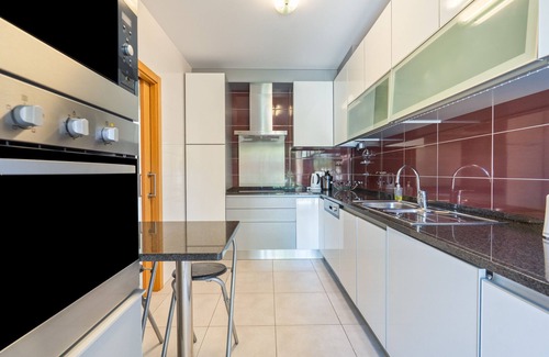 Vale de Parra Apartment | Vitismar: Ground-Floor Apartment with Direct Pool Access in Albufeira