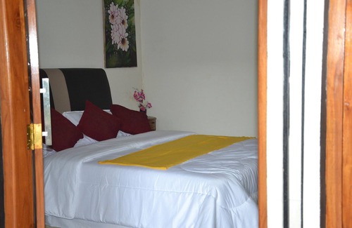 Kalibukbuk House | VitoGede Guest House Lovina