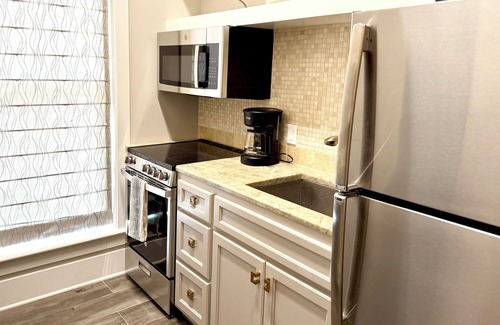 Biloxi Condo | Viva Biloxi - one bed/one bath near Biloxi Beach & only one block to casinos!