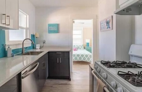 North Park Apartment | Viva California! Right in the Heart of all the Fun! Firepit, BBQ, walk to eats