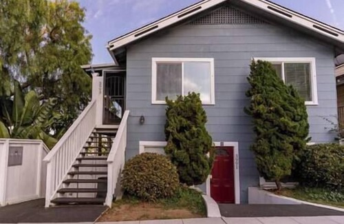 North Park Apartment | Viva California! Right in the Heart of all the Fun! Firepit, BBQ, walk to eats