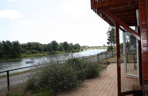 Maaseik Ski Chalet | Viva La Vie