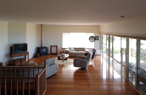 Augusta House | Vivente - 180 degree views of the river mouth. An easy walk to the Colourpatch Cafe and ocean - Vivente - ocean views everywhere