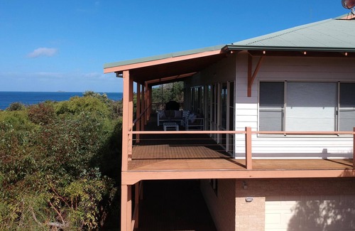 Augusta House | Vivente - 180 degree views of the river mouth. An easy walk to the Colourpatch Cafe and ocean - Vivente - ocean views everywhere