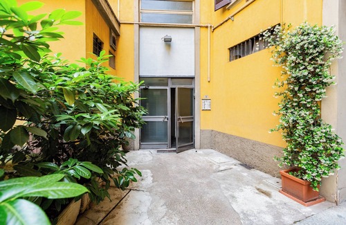 Centro Direzionale Apartment | ViVi2 - City Center Escape-Perfect for Families-Fully Equipped Kitchen- AC -WIFI
