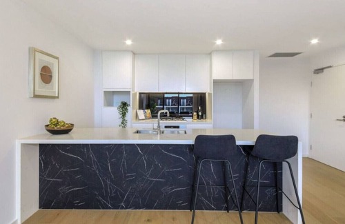 Eastwood Apartment | Vivid Apartment in Eastwood 2B2B