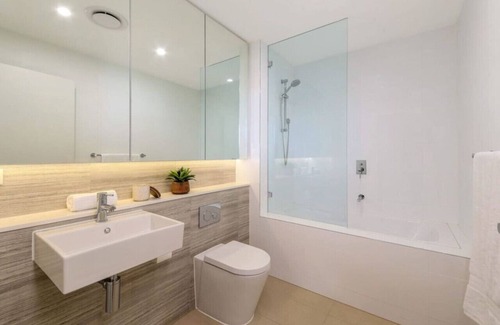 Eastwood Apartment | Vivid Apartment in Eastwood 2B2B