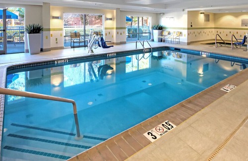 Germantown House | Vivid Suite for a Couple's Escape! Free Breakfast