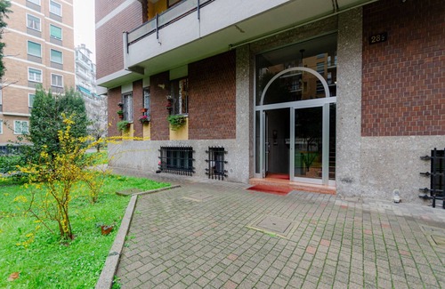 Porta Vittoria Apartment | VivimiHome - Stunning Apartment with parking near Airport