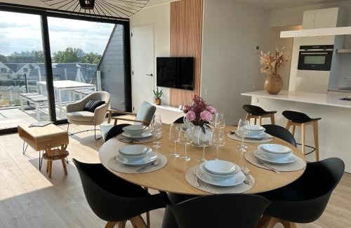 Westende Apartment | VLOED by BLOSS, familieappartement met buitenzwembad en garage
