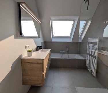 Westende Apartment | VLOED by BLOSS, familieappartement met buitenzwembad en garage