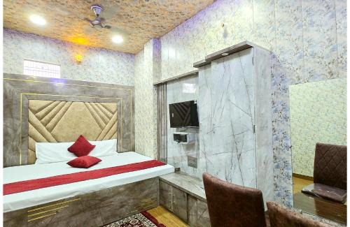 Varanasi Hotel | VNS - HOTEL PREMIUM KASHIKA GUEST HOUSE - Best Hospitality & Comfortable Room In Varanasi - Full Air Conditioning Rooms - Free Wi-Fi & - BEST GUEST HOUSE IN VARANASI