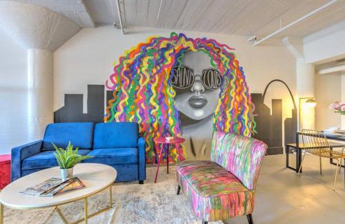 Downtown West Apartment | Vogue loft walk to CityMu/Cards/Aquarium/ConvCtr