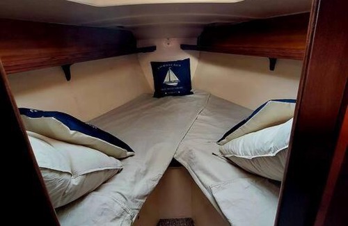 Aix-les-Bains Boat Rental | Voilier Sunbeam Yachts 27,5 à quai au Grand Port Aix les Bains