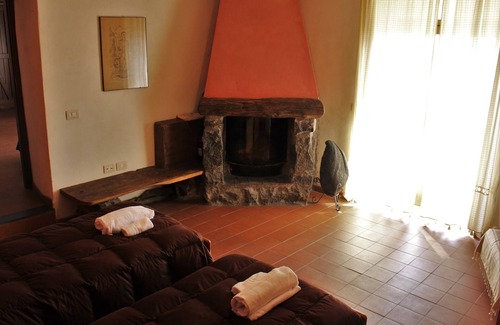 Trecastagni House | VOLCANO HOUSE with great view and relax pool. Old lava stones house renovated