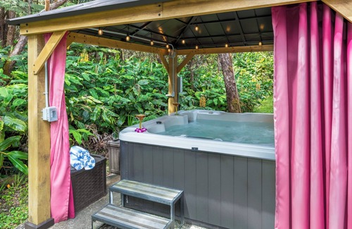 Volcano House | Volcano Village Bungalow, 1 mile to Park