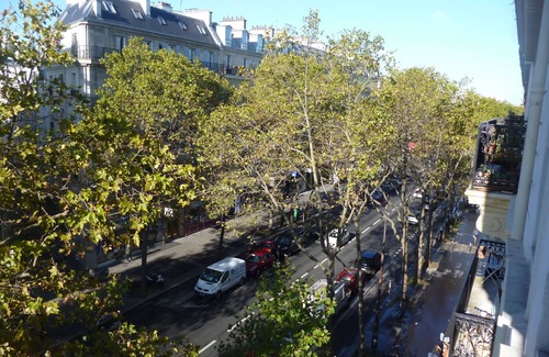 Quartier de la Roquette Apartment | Voltaire. 62m2 apartment with parking.