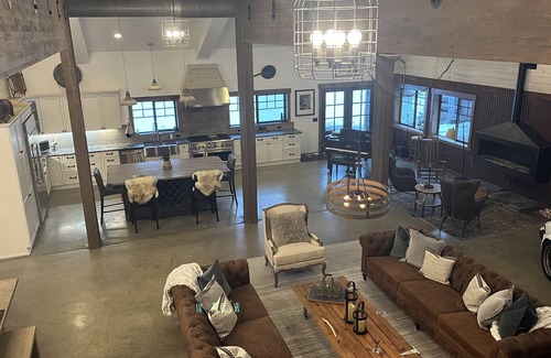 Cle Elum House | Voted Coolest Place to Stay. Polar Plunge, Warm by the fire, Karaoke all Night