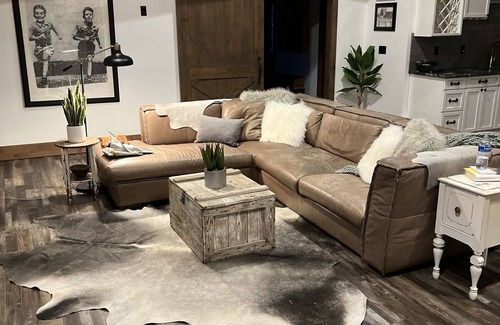 Cle Elum House | Voted Coolest Place to Stay. Polar Plunge, Warm by the fire, Karaoke all Night