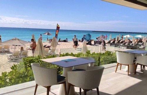 Downtown Condo | VOTED MOST LUXURIOUS! MODERN 3 Bedroom 100 steps to White Sand & Turquoise Water