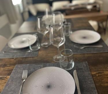 Riez Apartment | Vous viendrez vivre ici , 3 pièces châtaignier garage à moto