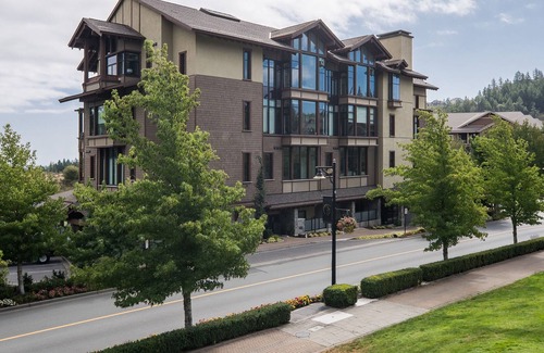 Bear Mountain Resort Condo | Vrbo Property