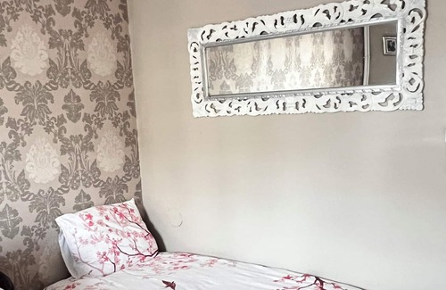 Bagneux Apartment | Vrbo Property