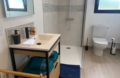 Saint-Hippolyte Cabin | Vrbo Property