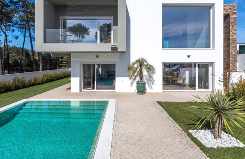 Charneca de Caparica e Sobreda Villa | Vrbo Property