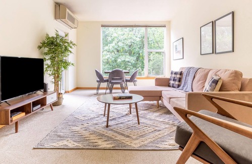 Lloyd District Apartment | Vrbo Property