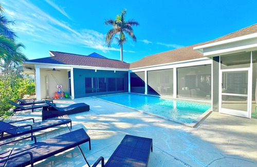 Park Shore House | VRBO vacation home 2392386680