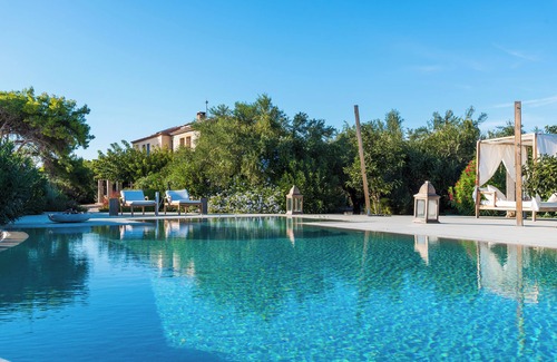 Vromonerion Villa | Vrysomylos - Unique Villa on the beach front