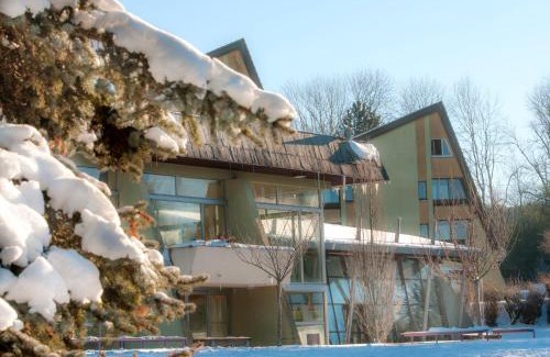 Saint-Sauves-d'Auvergne Resort | VTF Le Domaine des Puys