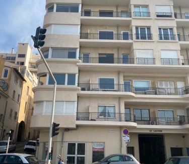 Saint-Victor Apartment | Vue panoramique Vieux Port Marseille