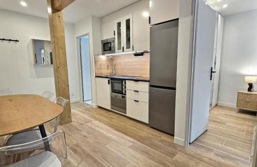 Gerde Apartment | Vue Rivière, Élégant T2, Neuf, Terrasse, RDC