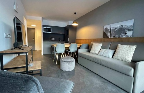 Auris Condo | Vue sur la Montage ! Apt avec Terrasse +Piscine