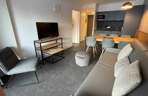 Auris Condo | Vue sur la Montage ! Apt avec Terrasse +Piscine