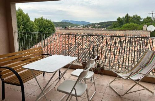 Carces Apartment | Vue sur le Bessillon