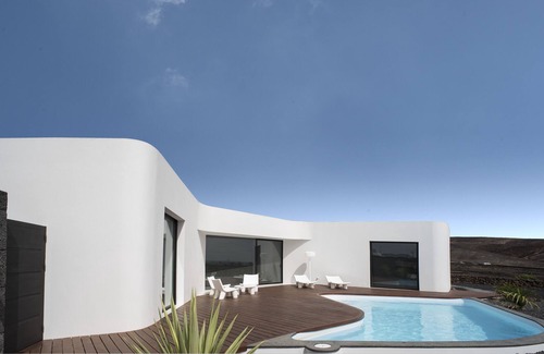 Haria Villa | VULKANO HOUSE architecture and landscaping in Mala