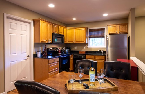 Asheville Cottage | W Asheville Pet-Friendly Cottage | Hot Tub | Firepit | Biltmore Chihuly discount