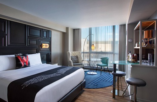 Theatre District Hotel | W Boston, a Marriott Hotel