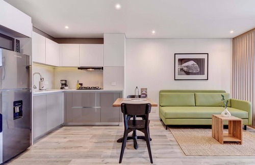 San Patricio Apartment | w* | Chic Loft w/Balcony in Santa Bárbara