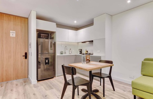 San Patricio Apartment | w* | Chic Loft w/Balcony in Santa Bárbara