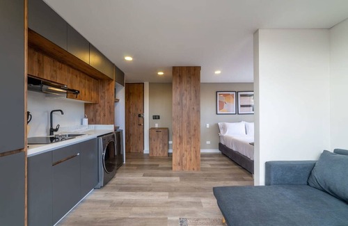 Suba Apartment | w Classy Loft in Pasadena