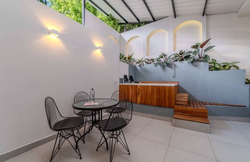 Las Lomas I Apartment | w*| Delightful loft with Jacuzzi n Terrace in El Poblado