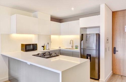 San Patricio Apartment | w* | Elegant Loft w/Balcony in Santa Bárbara